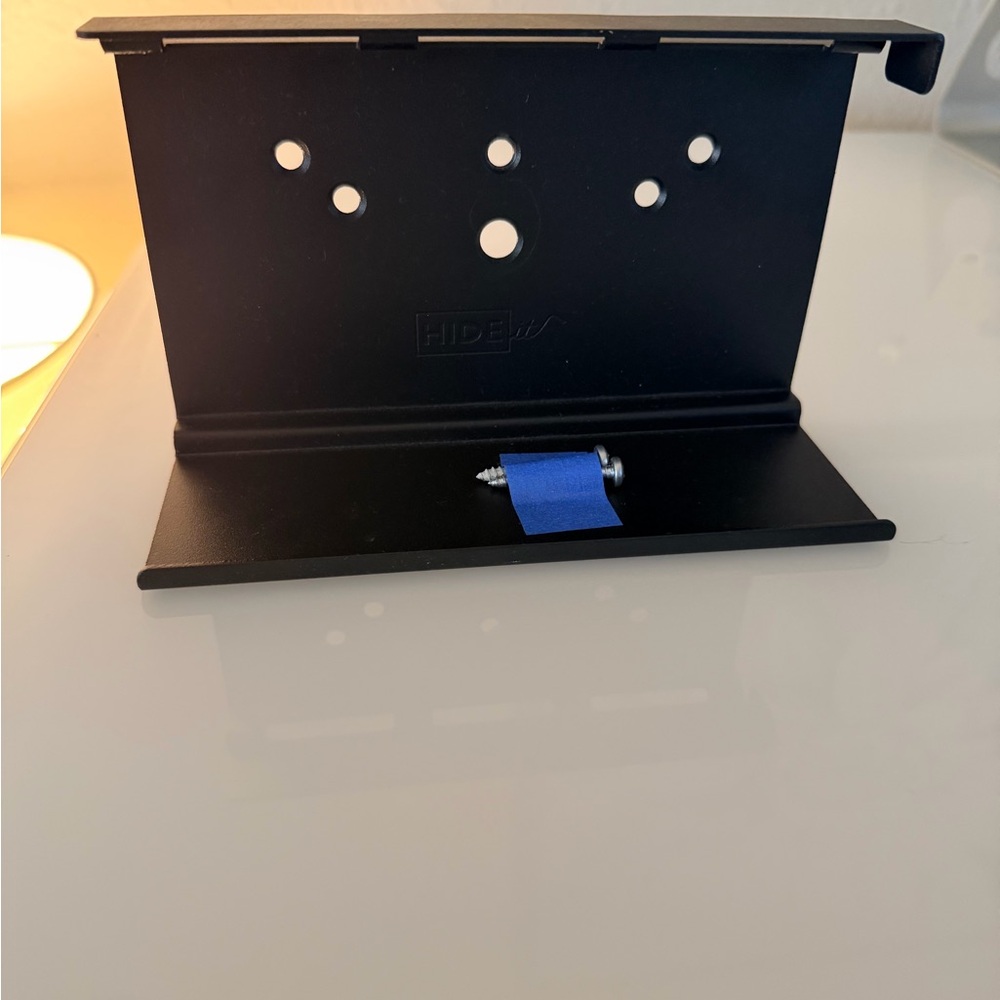 HIDEit Nintendo Switch/ Oled Wall Mount Bracket in Black